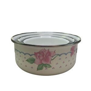 Vintage Set of Three Enamelware Nesting Bowls